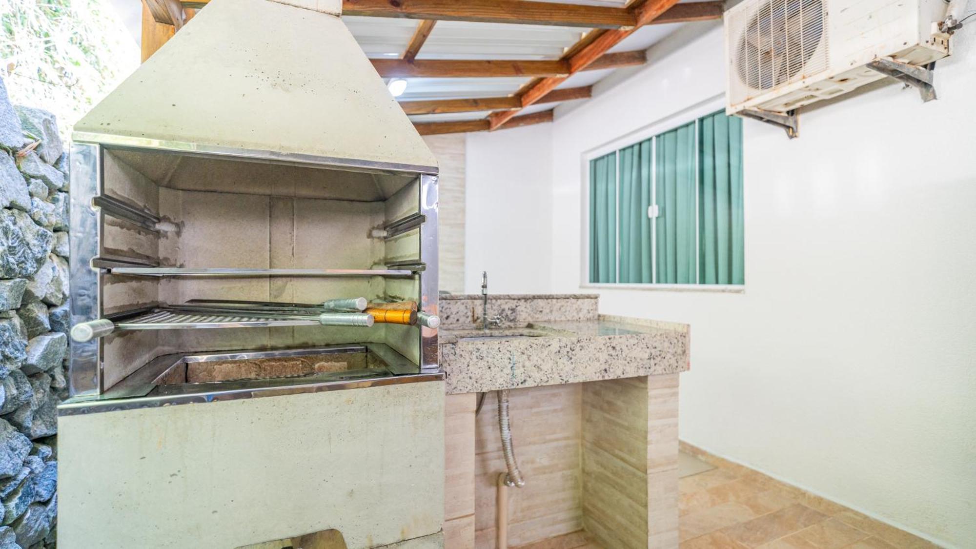 Residencial Com Piscina Possui Jacuzzi Aquecida Com Hidromassagem Villa Bombinhas Eksteriør billede