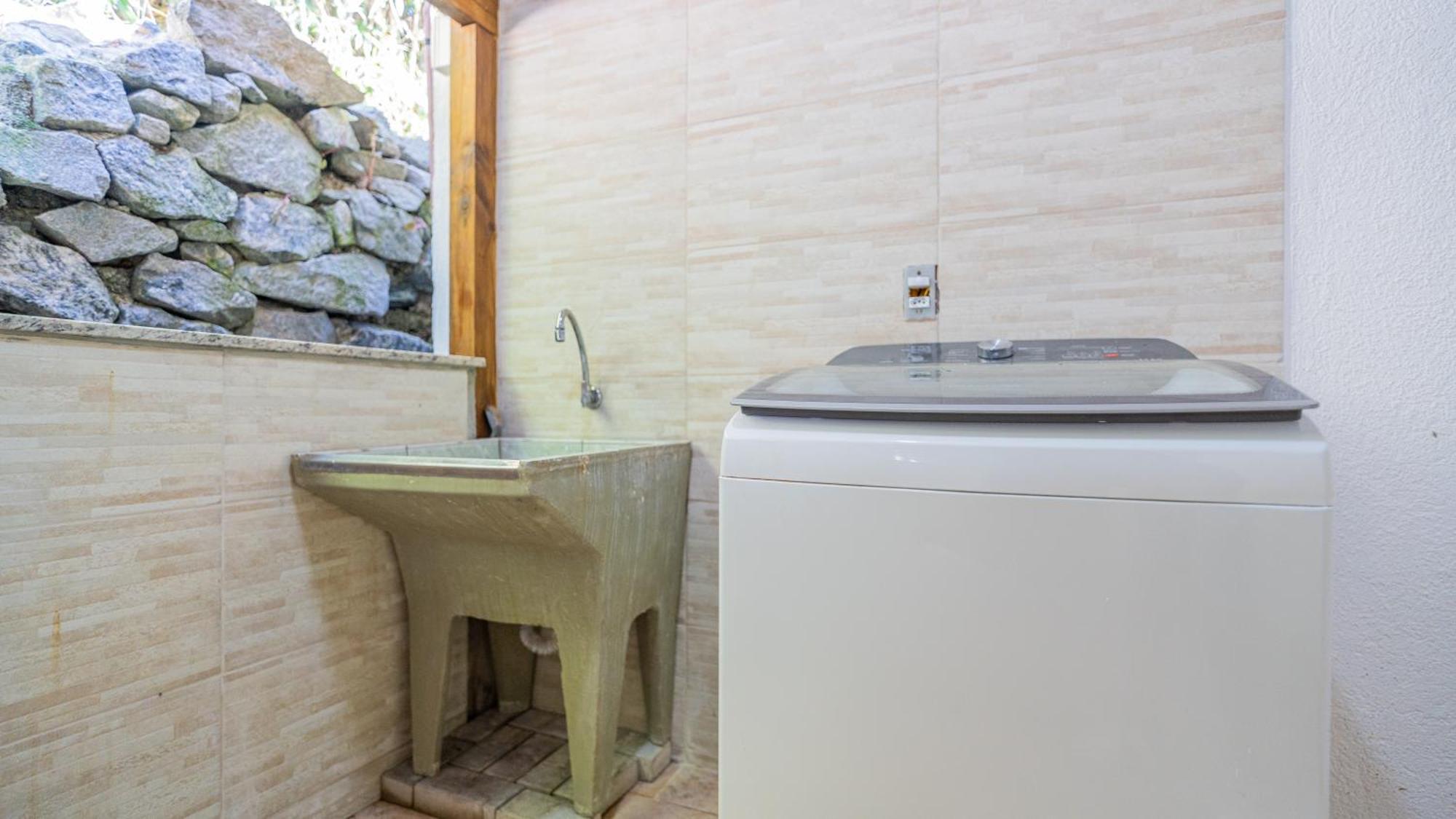 Residencial Com Piscina Possui Jacuzzi Aquecida Com Hidromassagem Villa Bombinhas Eksteriør billede