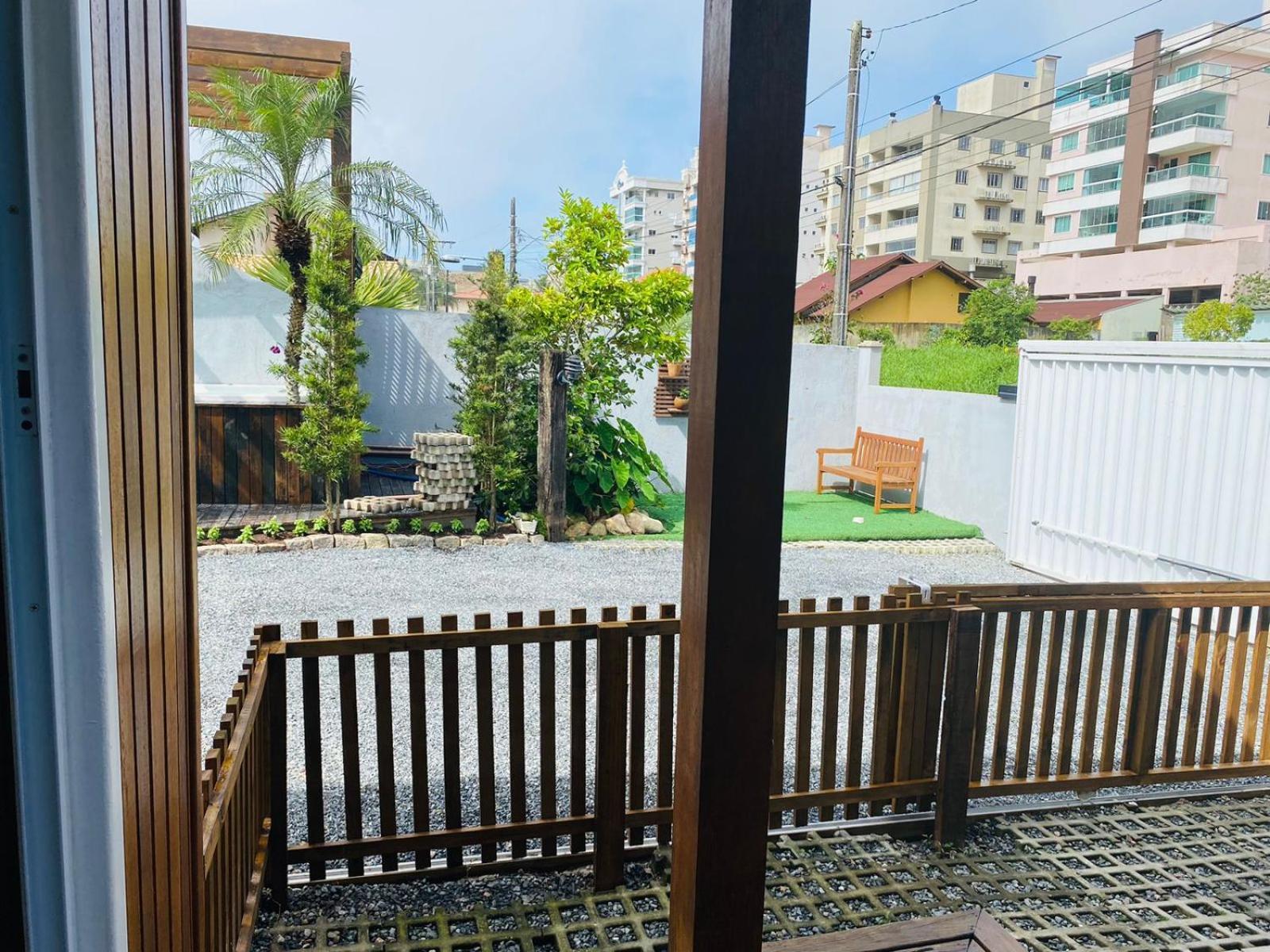 Residencial Com Piscina Possui Jacuzzi Aquecida Com Hidromassagem Villa Bombinhas Eksteriør billede