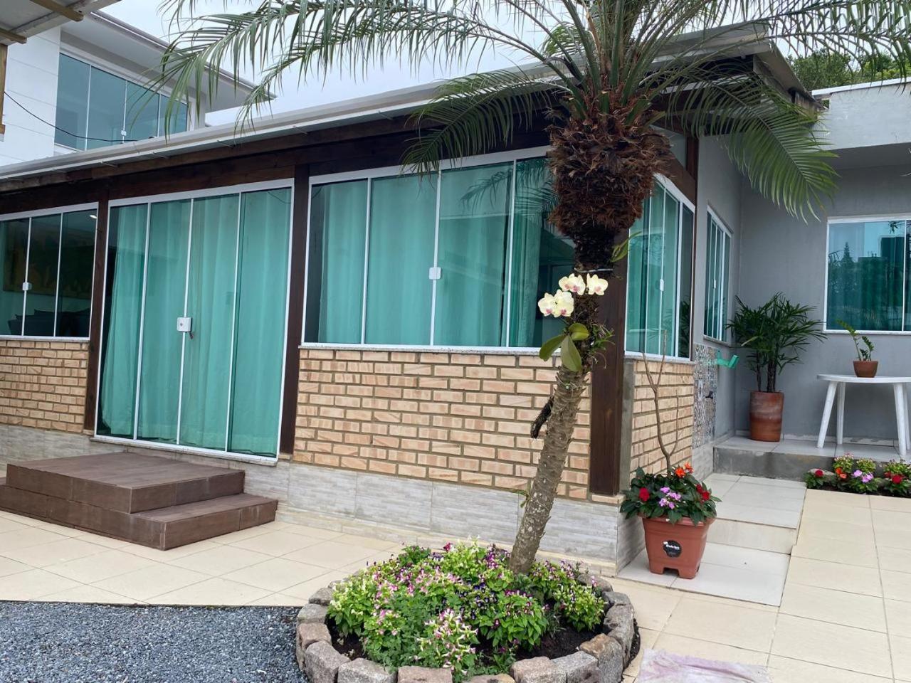 Residencial Com Piscina Possui Jacuzzi Aquecida Com Hidromassagem Villa Bombinhas Eksteriør billede