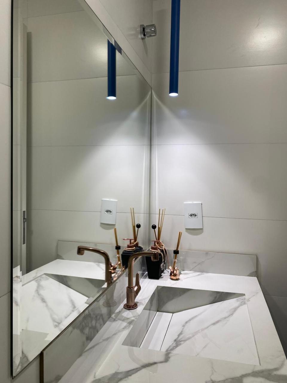 Residencial Com Piscina Possui Jacuzzi Aquecida Com Hidromassagem Villa Bombinhas Eksteriør billede