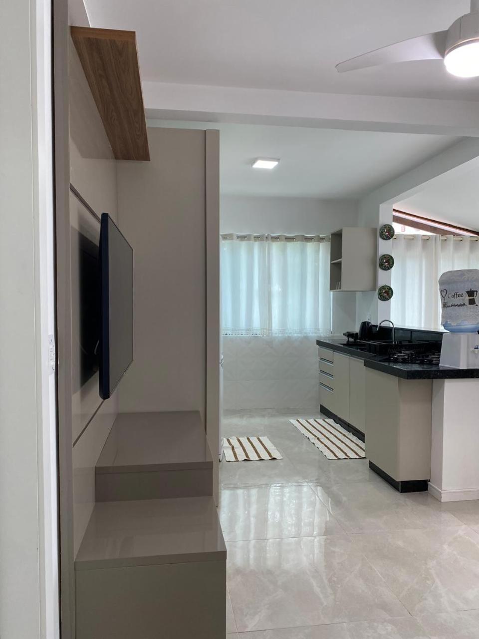 Residencial Com Piscina Possui Jacuzzi Aquecida Com Hidromassagem Villa Bombinhas Eksteriør billede