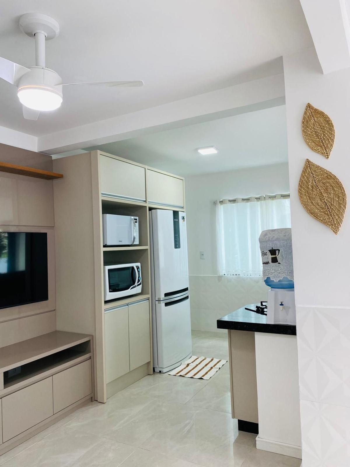 Residencial Com Piscina Possui Jacuzzi Aquecida Com Hidromassagem Villa Bombinhas Eksteriør billede