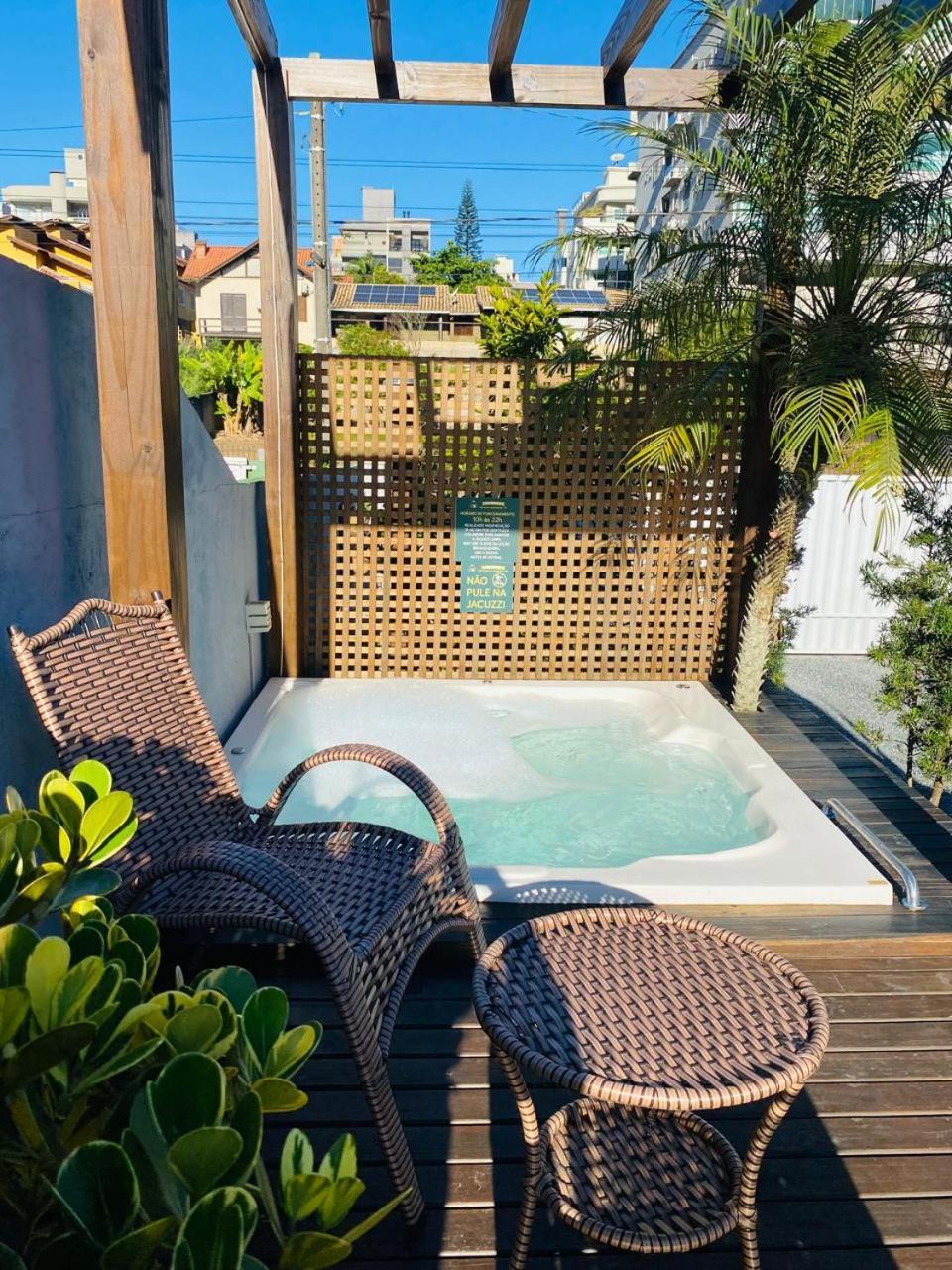 Residencial Com Piscina Possui Jacuzzi Aquecida Com Hidromassagem Villa Bombinhas Eksteriør billede